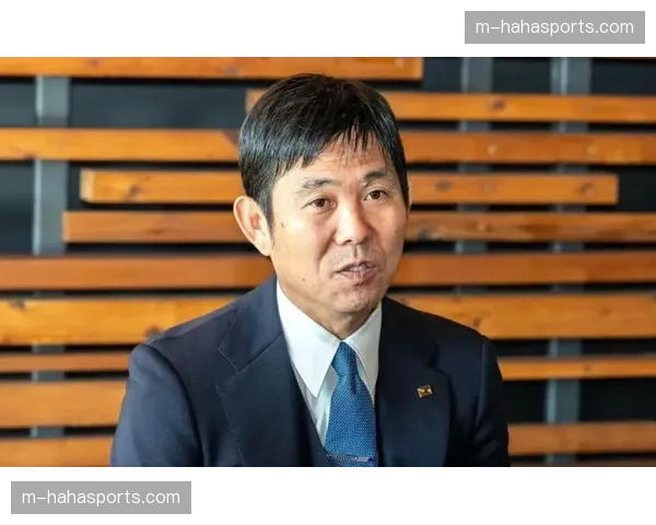 日本队在亚洲杯的防守表现并不稳固,森保一需在世界杯前解决后防线的协同问题。 日本队在亚洲杯的防守表现并不稳固,森保一需在世界杯前解决后防线的协同问题。
